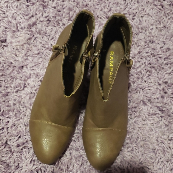 Brown Booties Rampage - Picture 5 of 6